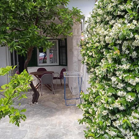 Harbour-Side Apartment With Beautiful Terrace Podgora Ngoại thất bức ảnh